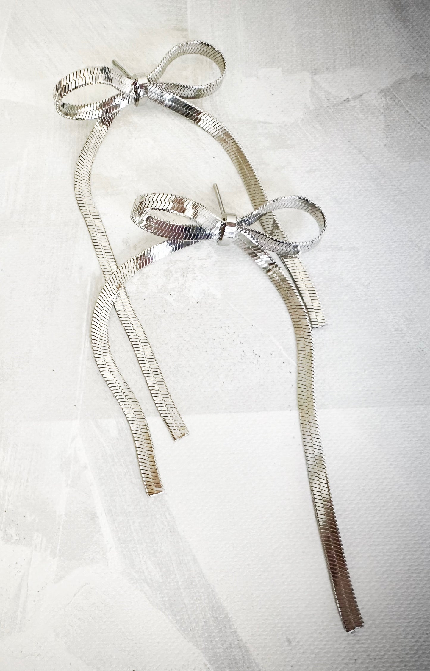 ASHA Bow Snake Chain Earrings